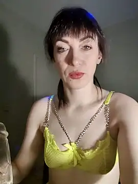 NikaXBerry online show from January 2, 11:31 am