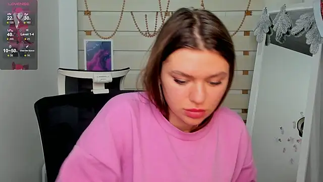 Snapshot of Josephine_Kiss chatting on December 15, 6:48 pm Josephine Kiss online show from December 15, 6:48 pm