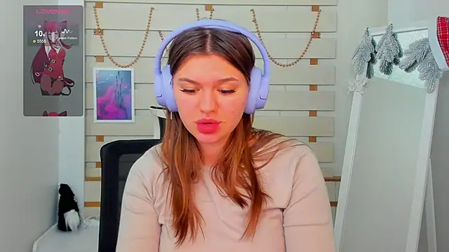 Snapshot of Josephine_Kiss chatting on January 2, 6:01 pm Josephine Kiss online show from January 2, 6:01 pm