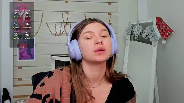 Snapshot of Josephine_Kiss chatting on January 8, 4:33 pm Josephine Kiss online show from January 8, 4:33 pm