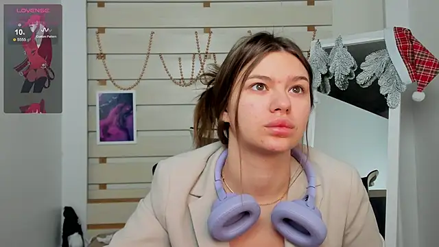 Snapshot of Josephine_Kiss chatting on January 17, 6:57 am Josephine Kiss online show from January 17, 6:57 am