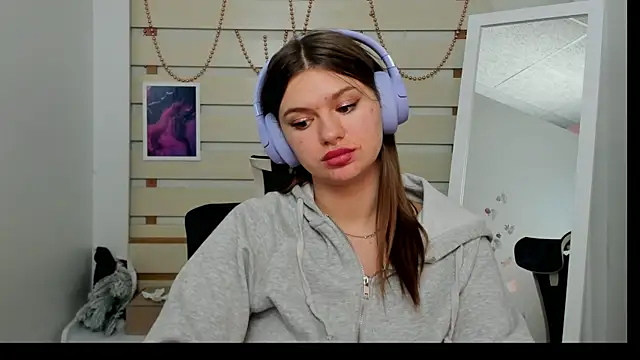 Snapshot of Josephine_Kiss chatting on January 19, 2:17 pm Josephine Kiss online show from January 19, 2:17 pm