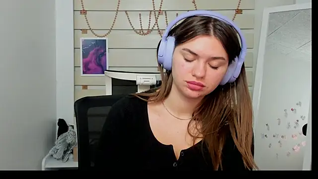 Snapshot of Josephine_Kiss chatting on January 23, 10:01 am Josephine Kiss online show from January 23, 10:01 am