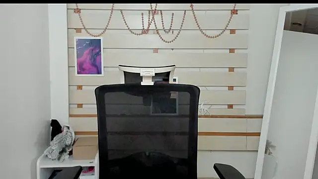 Snapshot of Josephine_Kiss chatting on January 30, 1:55 am Josephine Kiss online show from January 30, 1:55 am