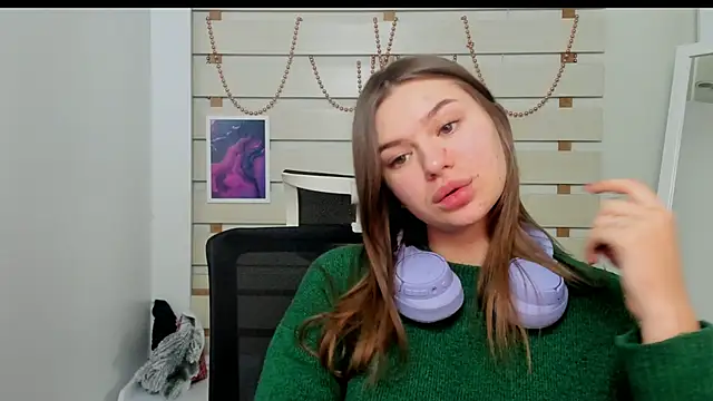 Snapshot of Josephine_Kiss chatting on February 4, 7:22 pm Josephine Kiss online show from February 4, 7:22 pm