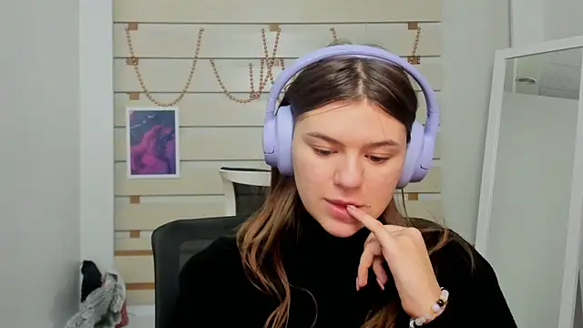 Snapshot of Josephine_Kiss chatting on February 8, 1:33 pm Josephine Kiss online show from February 8, 1:33 pm