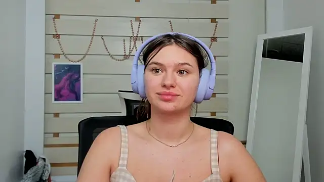 Snapshot of Josephine_Kiss chatting on February 9, 4:07 pm Josephine Kiss online show from February 9, 4:07 pm