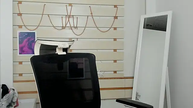 Snapshot of Josephine_Kiss chatting on February 9, 7:09 pm Josephine Kiss online show from February 9, 7:09 pm