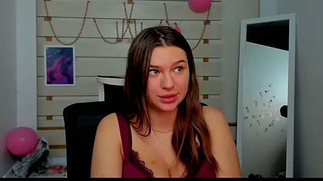 Snapshot of Josephine_Kiss chatting on February 12, 10:37 pm Josephine Kiss online show from February 12, 10:37 pm