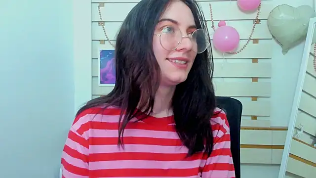 Snapshot of Josephine_Kiss chatting on February 13, 7:35 am Josephine Kiss online show from February 13, 7:35 am