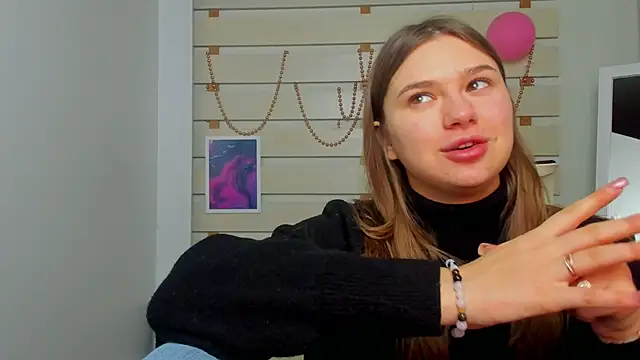 Snapshot of Josephine_Kiss chatting on February 13, 9:06 pm Josephine Kiss online show from February 13, 9:06 pm