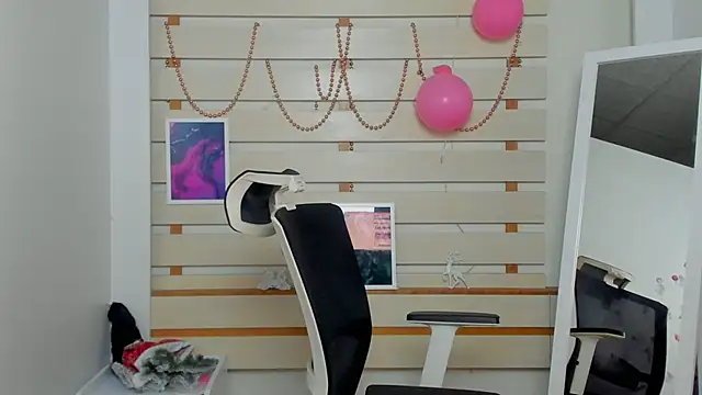 Snapshot of Josephine_Kiss chatting on February 14, 3:11 am Josephine Kiss online show from February 14, 3:11 am