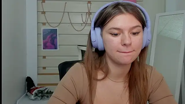 Snapshot of Josephine_Kiss chatting on February 19, 4:33 pm Josephine Kiss online show from February 19, 4:33 pm