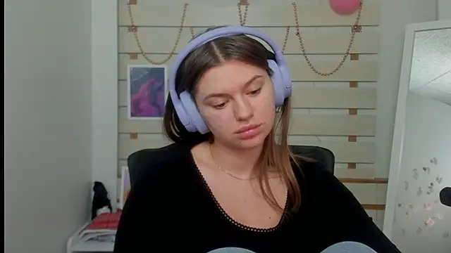 Snapshot of Josephine_Kiss chatting on February 23, 10:28 am Josephine Kiss online show from February 23, 10:28 am