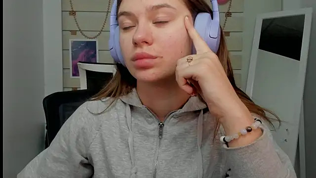 Snapshot of Josephine_Kiss chatting on February 25, 12:45 pm Josephine Kiss online show from February 25, 12:45 pm