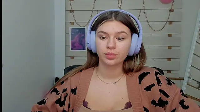 Snapshot of Josephine_Kiss chatting on February 26, 1:52 pm Josephine Kiss online show from February 26, 1:52 pm