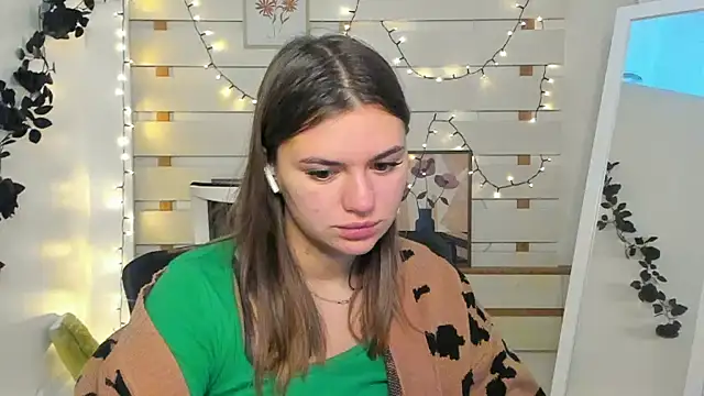 Snapshot of Josephine_Kiss chatting on November 15, 1:29 pm Josephine Kiss online show from November 15, 1:29 pm