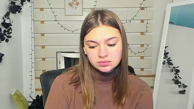 Snapshot of Josephine_Kiss chatting on November 17, 9:48 am Josephine Kiss online show from November 17, 9:48 am