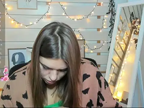 Snapshot of Josephine_Kiss chatting on November 30, 1:15 pm Josephine Kiss online show from November 30, 1:15 pm