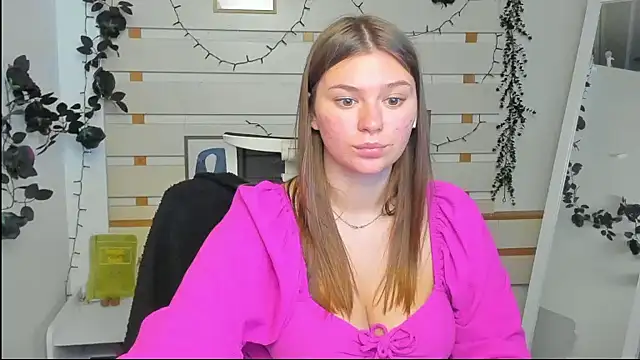 Snapshot of Josephine_Kiss chatting on May 6, 1:05 pm Josephine Kiss online show from May 6, 1:05 pm
