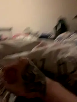 Snapshot of YoungDick25 chatting on December 15, 7:01 am YoungDick25 online show from December 15, 7:01 am