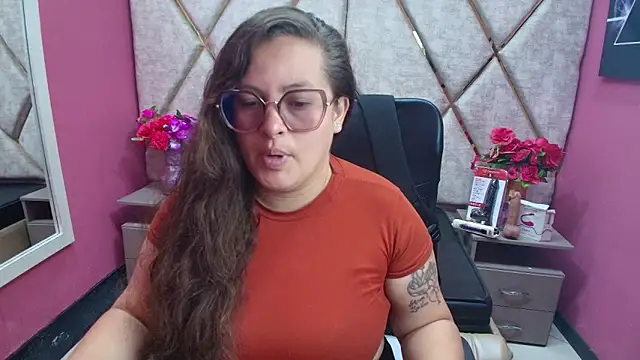 SaraThomso online show from December 15, 2:32 pm