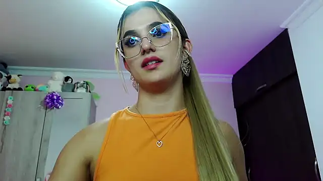 caroline jonson online show from March 14, 9:21 pm