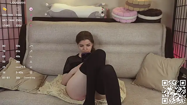 Snapshot of Mary_Shake chatting on January 21, 11:34 pm Mary Shake online show from January 21, 11:34 pm