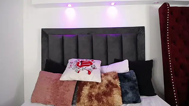 Snapshot of Tifanny_Sweett chatting on February 1, 7:26 am Tifanny Sweett online show from February 1, 7:26 am