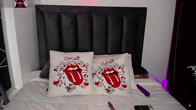 Snapshot of Tifanny_Sweett chatting on February 28, 7:48 am Tifanny Sweett online show from February 28, 7:48 am