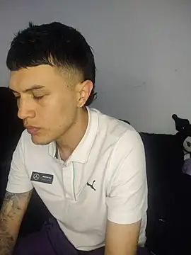 Snapshot of Tifanny_Sweett chatting on October 31, 12:44 am Tifanny Sweett online show from October 31, 12:44 am