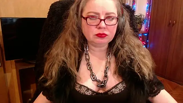 Snapshot of Miss_Tress chatting on December 15, 11:20 pm Miss Tress online show from December 15, 11:20 pm