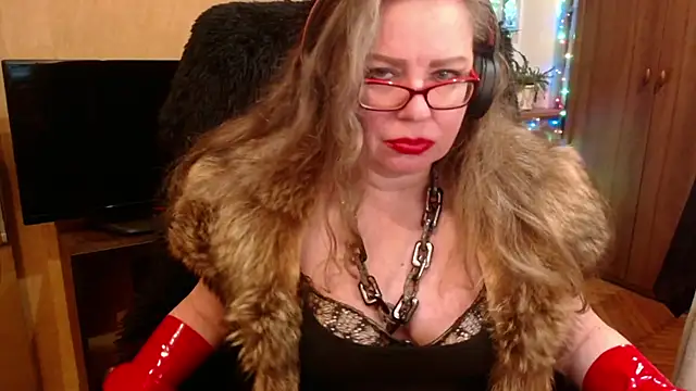 Snapshot of Miss_Tress chatting on February 28, 12:21 am Miss Tress online show from February 28, 12:21 am