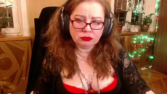 Snapshot of Miss_Tress chatting on September 28, 10:04 pm Miss Tress online show from September 28, 10:04 pm