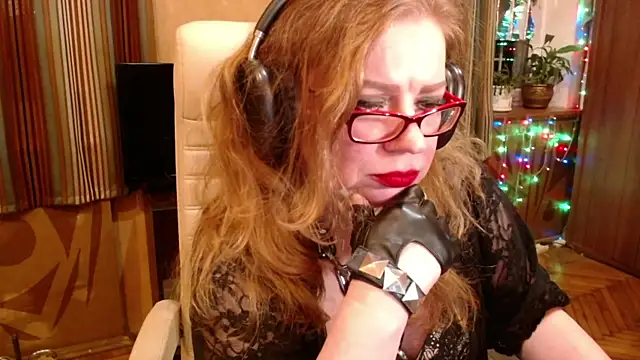 Snapshot of Miss_Tress chatting on November 23, 9:58 pm Miss Tress online show from November 23, 9:58 pm