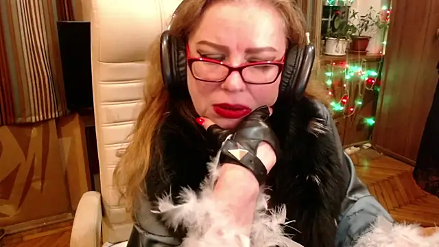 Snapshot of Miss_Tress chatting on May 15, 4:58 pm Miss Tress online show from May 15, 4:58 pm