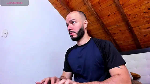 Tom Bailey online show from April 14, 1:06 pm