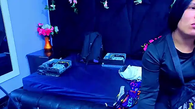 Snapshot of Kiara_Casidie chatting on March 17, 7:50 pm Kiara Casidie online show from March 17, 7:50 pm