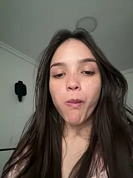 Snapshot of MisFrekcles_ chatting on March 5, 12:11 pm MisFrekcles online show from March 5, 12:11 pm