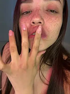 Snapshot of MisFrekcles_ chatting on March 12, 12:04 pm MisFrekcles online show from March 12, 12:04 pm