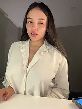 Snapshot of MisFrekcles_ chatting on February 25, 10:25 am MisFrekcles online show from February 25, 10:25 am