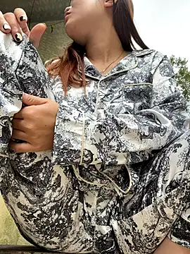 Emily 9xx online show from October 25, 4:20 am