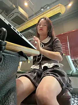 Emily 9xx online show from February 28, 2:45 am