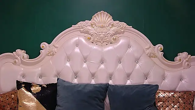 ArielBurn online show from October 18, 8:42 pm