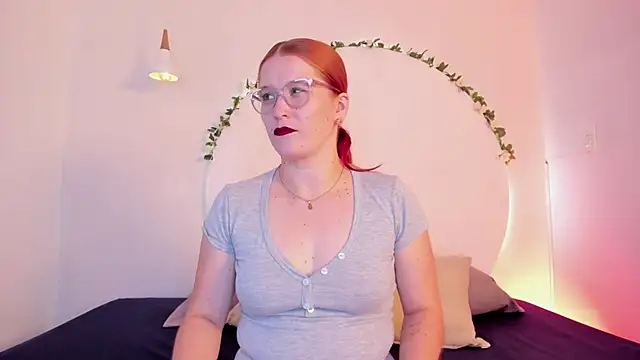 Snapshot of AllisonRoberts_ chatting on January 16, 11:36 am AllisonRoberts online show from January 16, 11:36 am