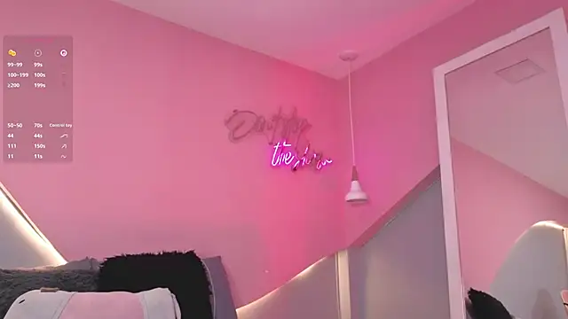 AllisonRoberts  online show from April 7, 11:21 am