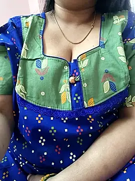 cuteyqueen online show from January 13, 7:13 am