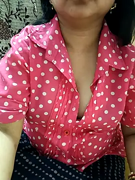 cuteyqueen online show from April 19, 10:03 am