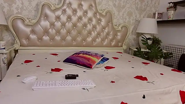 Snapshot of CarmellaAngel chatting on February 15, 11:17 am CarmellaAngel online show from February 15, 11:17 am