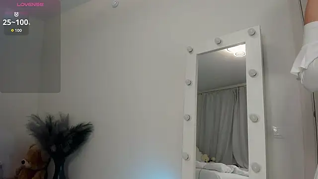 Snapshot of lookkeyhole chatting on September 14, 7:13 pm lookkeyhole online show from September 14, 7:13 pm